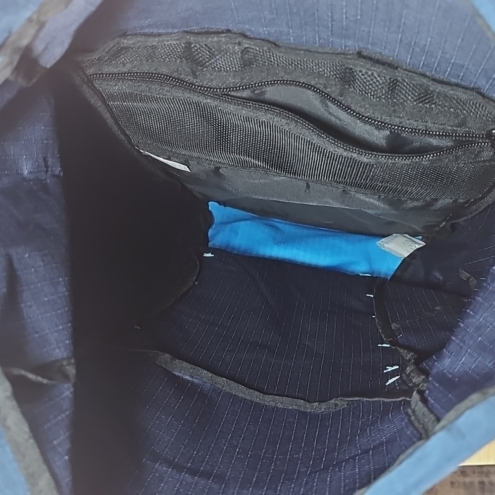 Hoka Roll Top Rucksack Backpack Blue Adjustable Straps - Picture 6 of 9